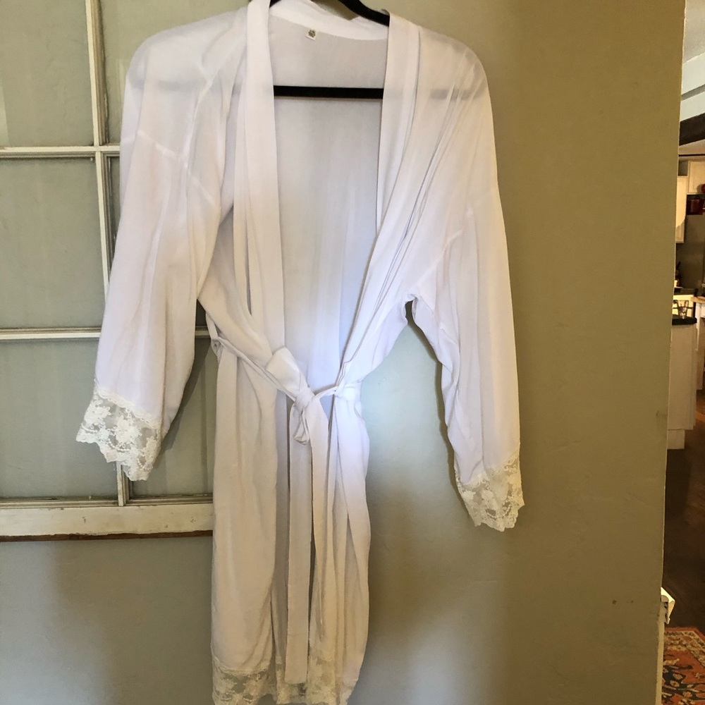 Lacey bridal/bridesmaids robe NWOT